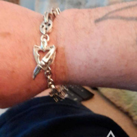 Amanda L. from the UK posted her Shark Link Bracelet with Toggle Clasp 9" ( 23 cm )
