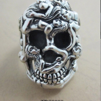 skull_ring_and_xmas_design